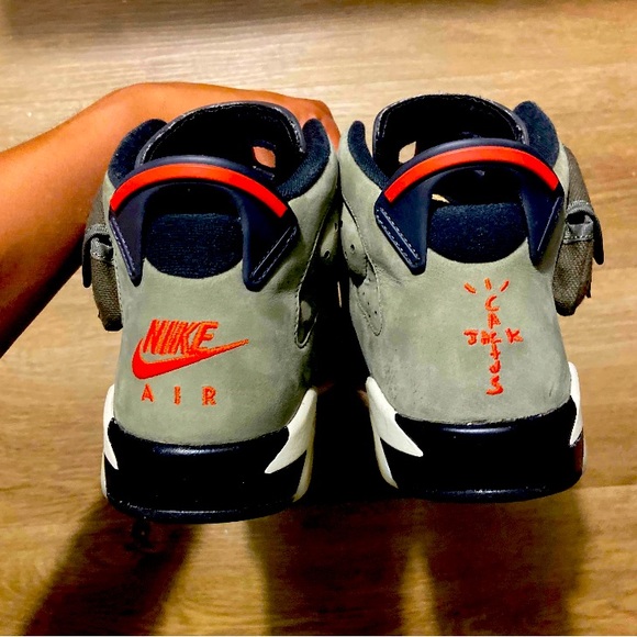 Travis Scott X Air Jordan retro “Olive”